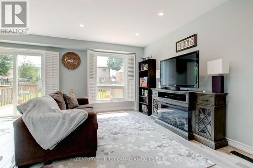 79 Newbridge Crescent, Brampton (Westgate), ON - Indoor Photo Showing Living Room