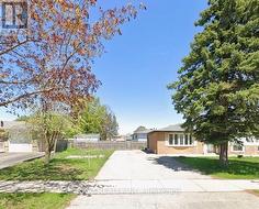 UPPER - 4 MARKWOOD DRIVE Kitchener, ON N2M 2H4