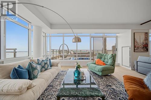 PH01E - 500 QUEENS QUAY W , Toronto, Ontario M5V 3K8 5