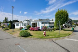 9362 Village Way Sidney, BC V8L 4N8