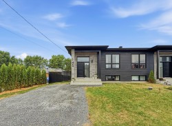 145 Rue Bachand  Noyan, QC J0J 1B0