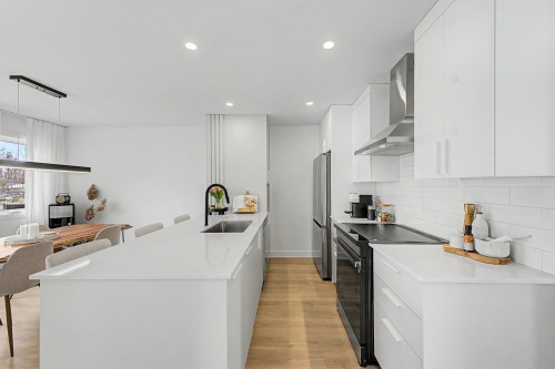 Cuisine - 145 Rue Bachand, Noyan, QC - Indoor Photo Showing Kitchen With Upgraded Kitchen