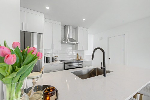 Cuisine - 145 Rue Bachand, Noyan, QC - Indoor Photo Showing Kitchen With Upgraded Kitchen