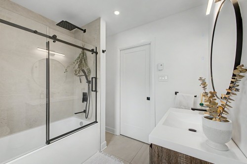Salle de bains - 145 Rue Bachand, Noyan, QC - Indoor Photo Showing Bathroom