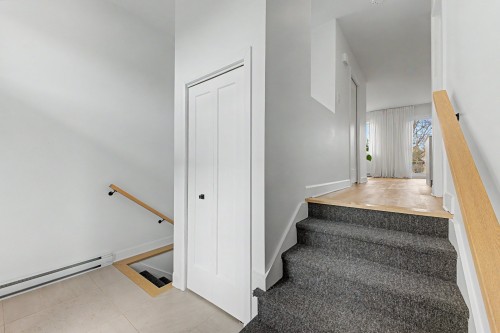 Hall d'entrée/Vestibule - 145 Rue Bachand, Noyan, QC - Indoor Photo Showing Other Room