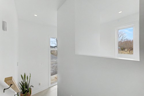 Hall d'entrée/Vestibule - 145 Rue Bachand, Noyan, QC - Indoor Photo Showing Other Room