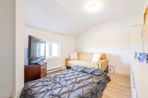 Bureau - 74 Ch. Abdon, Les Îles-De-La-Madeleine, QC - Indoor Photo Showing Bedroom
