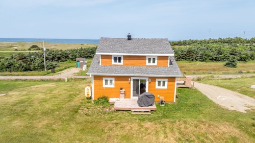 Face arrière - 74 Ch. Abdon, Les Îles-De-La-Madeleine, QC - Outdoor