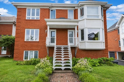 373Z Rue Upper Edison  Saint-Lambert, QC J4R 2T9