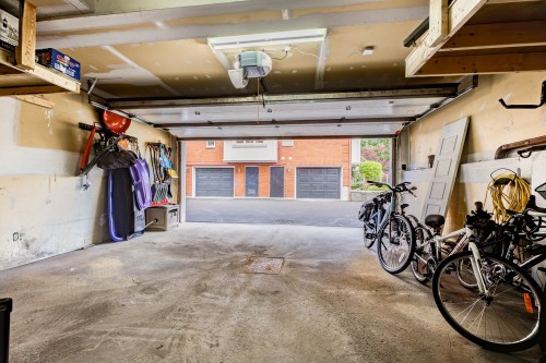 Garage - 373Z Rue Upper Edison, Saint-Lambert, QC - Indoor Photo Showing Garage