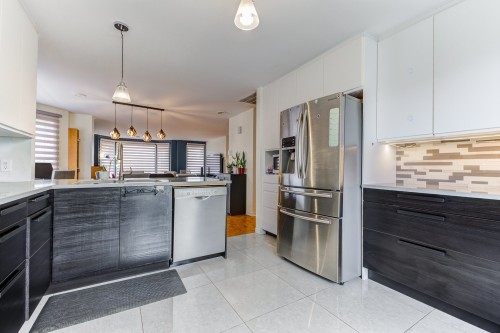 Cuisine - 373Z Rue Upper Edison, Saint-Lambert, QC - Indoor Photo Showing Kitchen With Upgraded Kitchen