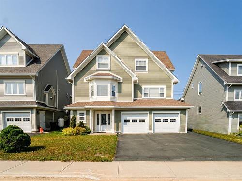 38 Blade Crescent  Mount Pearl, NL A1N 5K9