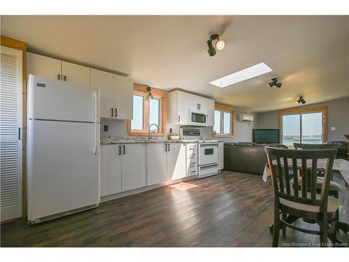 1990 Chatillon St, Maisonnette, NB 