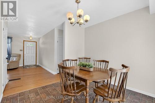 7 Thompson Avenue, St. Thomas, ON - Indoor Photo Showing Dining Room