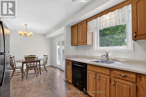7 Thompson Avenue, St. Thomas, ON - Indoor Photo Showing Kitchen