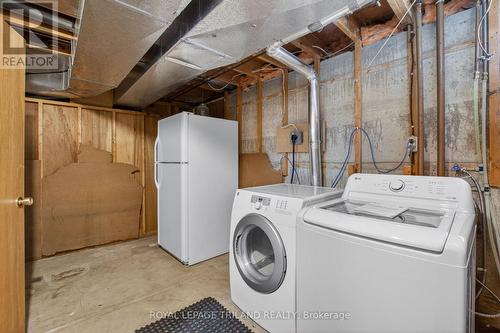 7 Thompson Avenue, St. Thomas, ON - Indoor Photo Showing Laundry Room