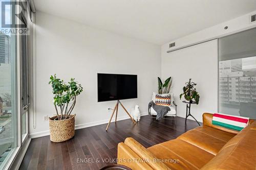 513 - 300 Lisgar Street, Ottawa, ON - Indoor Photo Showing Living Room