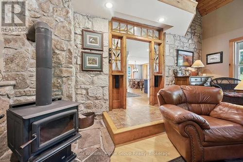 996 Scotland Street, Centre Wellington (Fergus), ON - Indoor With Fireplace