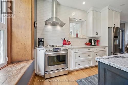 996 Scotland Street, Centre Wellington (Fergus), ON - Indoor Photo Showing Kitchen