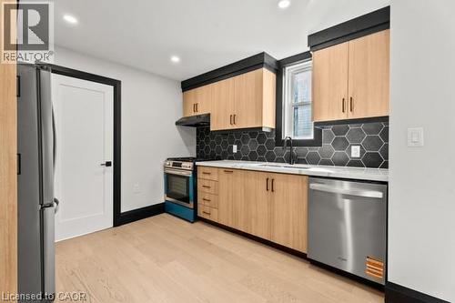 105 Rothsay Avenue, Hamilton, ON - Indoor Photo Showing Kitchen