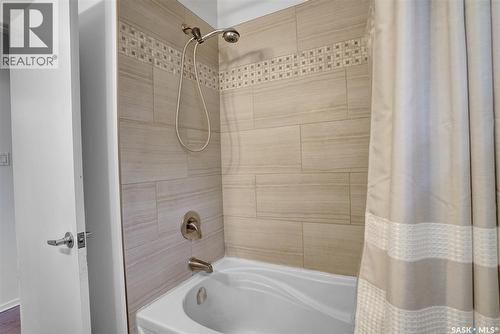 1385 Queen Crescent, Moose Jaw, SK - Indoor Photo Showing Bathroom