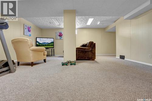 1385 Queen Crescent, Moose Jaw, SK - Indoor Photo Showing Other Room