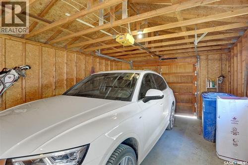 1385 Queen Crescent, Moose Jaw, SK - Indoor Photo Showing Garage