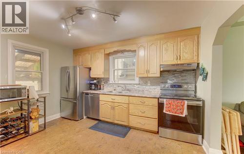 195 Belleview Avenue, Kitchener, ON - Indoor Photo Showing Kitchen
