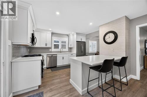 395 Brooktree Drive, St Clair, ON - Indoor Photo Showing Kitchen With Upgraded Kitchen