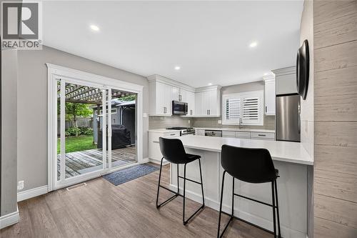 395 Brooktree Drive, St Clair, ON - Indoor Photo Showing Kitchen