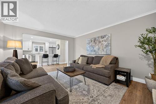 395 Brooktree Drive, St Clair, ON - Indoor Photo Showing Living Room