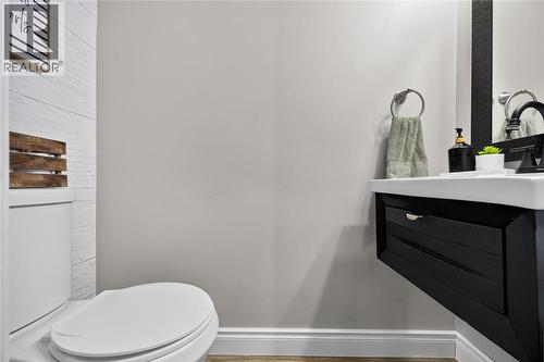 395 Brooktree Drive, St Clair, ON - Indoor Photo Showing Bathroom