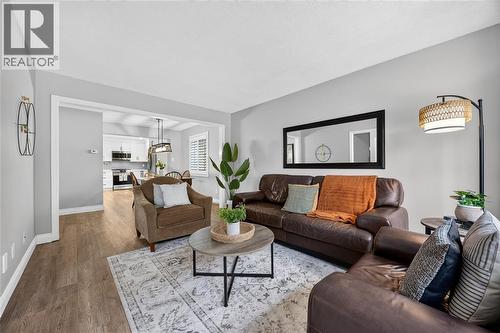 395 Brooktree Drive, St Clair, ON - Indoor Photo Showing Living Room