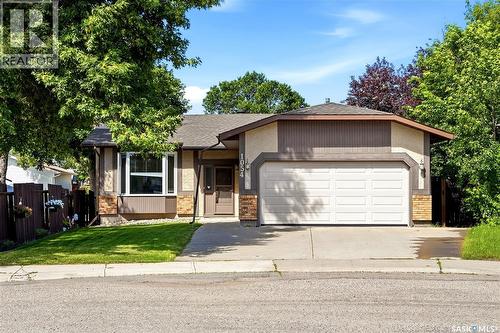1054 Bayda Crescent, Regina, SK - Outdoor With Facade