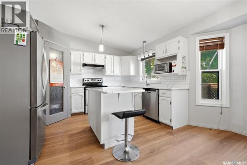 1054 Bayda Crescent, Regina, SK - Indoor Photo Showing Kitchen With Upgraded Kitchen