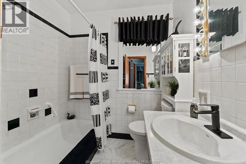 1003 Isabelle Place, Windsor, ON - Indoor Photo Showing Bathroom
