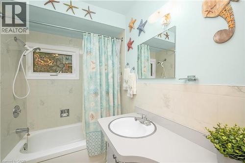 4pc Bathroom - 1012 Armstrong Road, Gravenhurst, ON - Indoor Photo Showing Bathroom