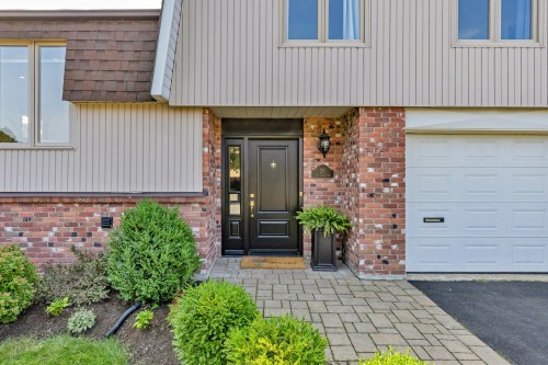 20 Rue Old Park  Kirkland, QC H9J 2S1