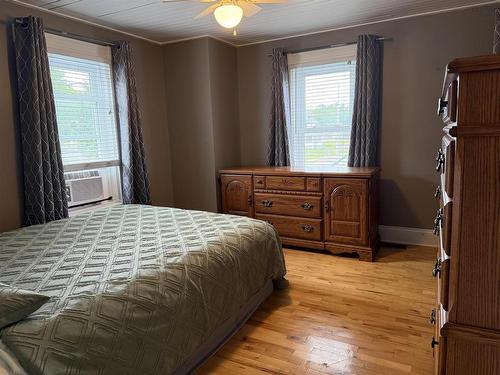 69 Alice Street, Truro, NS - Indoor Photo Showing Bedroom