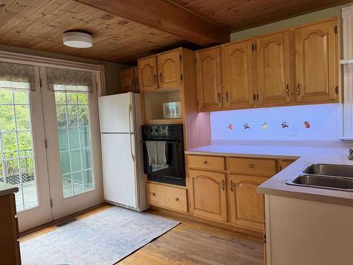 69 Alice Street, Truro, NS - Indoor Photo Showing Kitchen With Double Sink