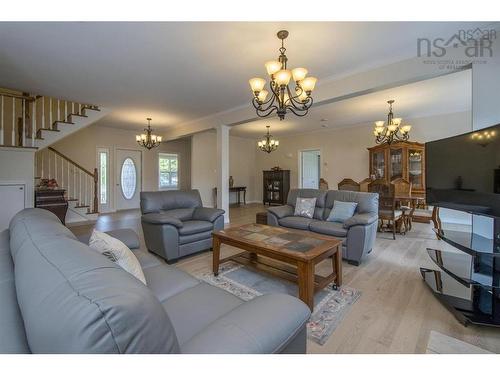 31 Grebe Avenue, Timberlea, NS - Indoor Photo Showing Living Room