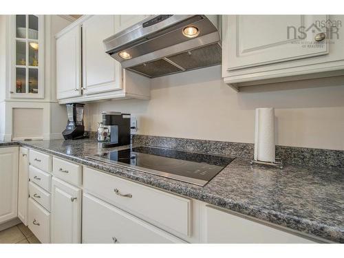 31 Grebe Avenue, Timberlea, NS - Indoor Photo Showing Kitchen