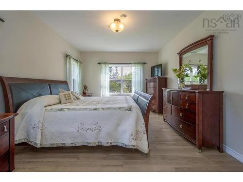 31 Grebe Avenue, Timberlea, NS - Indoor Photo Showing Bedroom