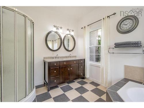 31 Grebe Avenue, Timberlea, NS - Indoor Photo Showing Bathroom