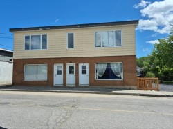 50 Rue St-Philippe Clermont, QC G4A 1A4