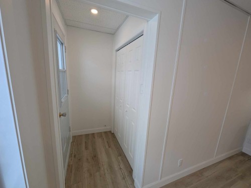 Mud Room - 70 Rue Lapointe, Clermont, QC - Indoor Photo Showing Other Room