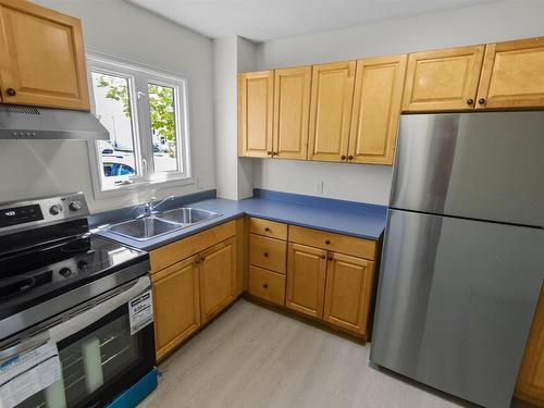 109 Westridge Crescent, Charlottetown, PE - Indoor Photo Showing Kitchen With Double Sink