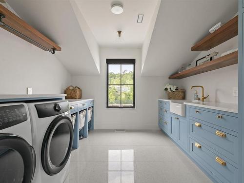 65 Shore Drive, Bedford, NS - Indoor Photo Showing Laundry Room