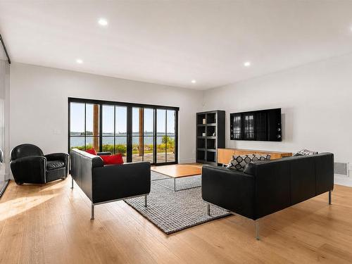 65 Shore Drive, Bedford, NS - Indoor Photo Showing Living Room