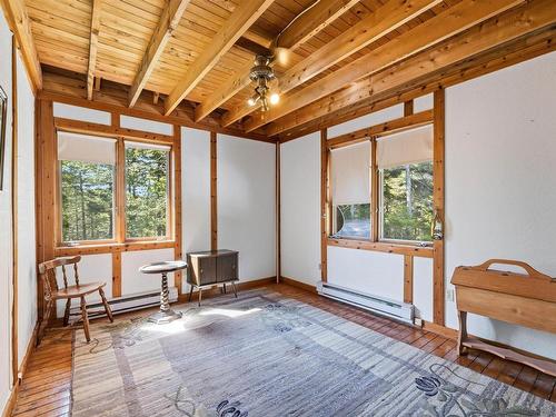 397 Chalet Drive, Vaughan, NS - Indoor Photo Showing Other Room